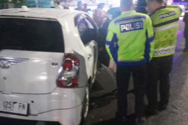 Diduga Pengemudi Mabuk, Tiga Unit Kendaraan Terlibat Kecelakaan Beruntun