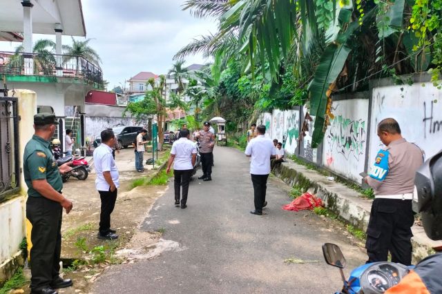 Warga Temukan Mayat 'Mr X' di Pinggir Jalan, Diduga Meninggal karena Sakit