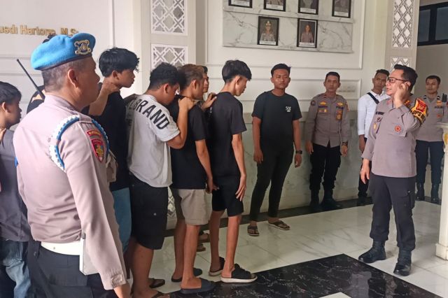 Niat Melerai Keributan, Anggota Satbrimobda Jambi Malah jadi Korban Penikaman